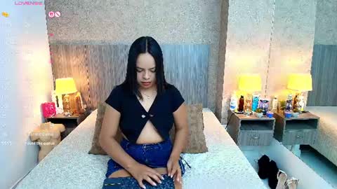 Jimena Salazar online show from June 2026 07:07:01 PM