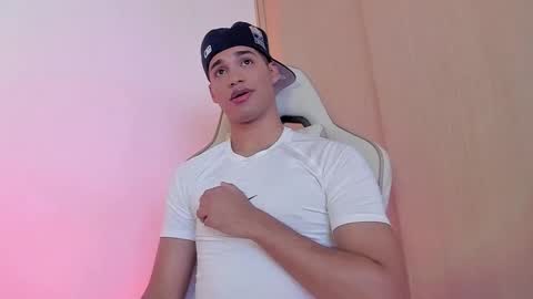 Jimmy Leeh online show from December 2024 11:19:01 PM