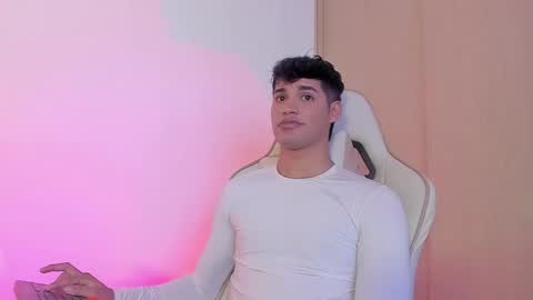 Jimmy Leeh online show from December 2024 12:31:02 AM