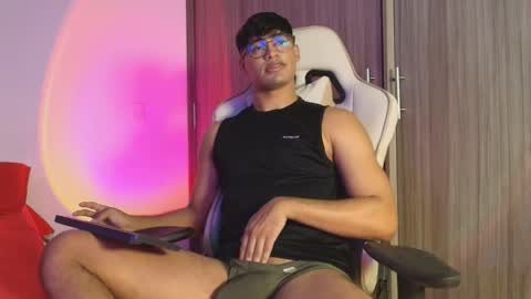 Jimmy Leeh online show from October 2025 10:30:01 PM