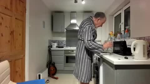 Snapshot of jimmybenido chatting on December 2025 05:41:01 PM Jim Redgewell online show from December 2025 05:41:01 PM