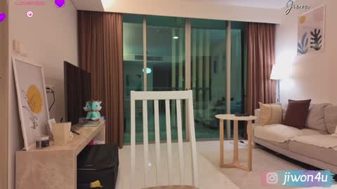 Snapshot of jiwon4u chatting on January 2025 12:55:01 PM Jiwon online show from January 2025 12:55:01 PM