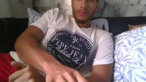 Jhonny online show from December 2025 01:18:02 PM