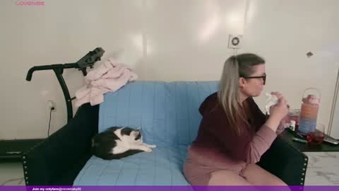 Nicole  Allen online show from January 2025 01:45:02 AM