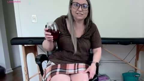 Nicole  Allen online show from May 2026 11:33:01 PM