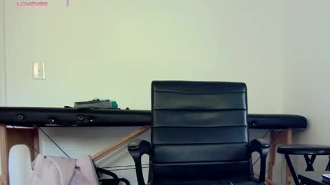Nicole  Allen online show from May 2026 11:13:02 PM