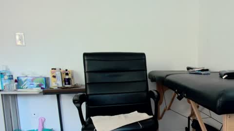 Nicole  Allen online show from July 2026 11:55:01 PM
