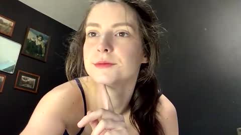 jlynn1997 online show from April 2026 02:35:01 PM