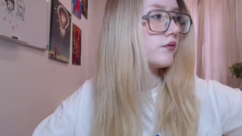 Snapshot of joan_kiss chatting on May 2026 08:19:01 AM joan_kiss online show from May 2026 08:19:01 AM