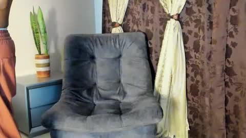 Snapshot of joan_saenz chatting on February 2025 05:42:02 AM JOAN SAENZ online show from February 2025 05:42:02 AM