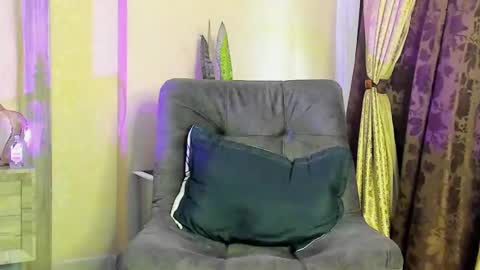 Snapshot of joan_saenz chatting on February 2025 02:04:01 PM JOAN SAENZ online show from February 2025 02:04:01 PM