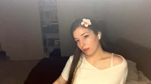 Adel online show from October 2025 09:48:01 PM