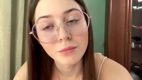 Adel online show from November 2025 05:17:01 PM