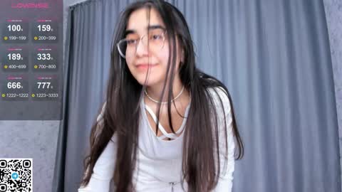 Mia online show from January 2025 12:02:01 PM