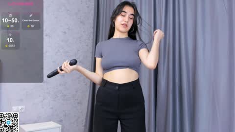 Mia online show from January 2025 06:17:01 PM