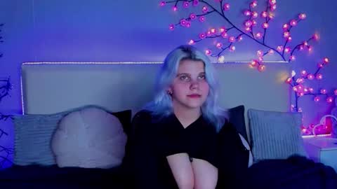 Snapshot of joannlowes chatting on September 2025 08:23:01 PM Joann online show from September 2025 08:23:01 PM