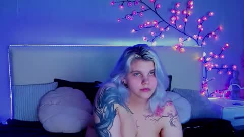 Snapshot of joannlowes chatting on October 2025 10:51:01 PM Joann online show from October 2025 10:51:01 PM