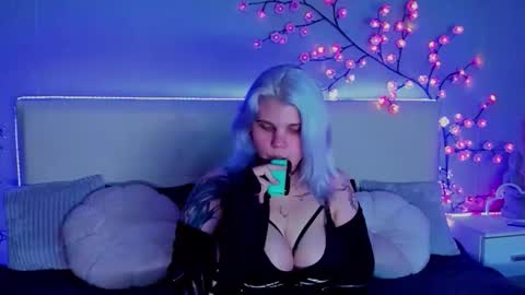 Snapshot of joannlowes chatting on October 2025 07:26:01 PM Joann online show from October 2025 07:26:01 PM