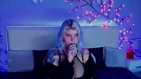 Snapshot of joannlowes chatting on January 2026 10:26:01 PM Joann online show from January 2026 10:26:01 PM