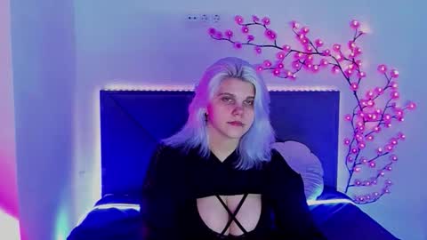 Snapshot of joannlowes chatting on March 2026 08:59:01 PM Joann online show from March 2026 08:59:01 PM