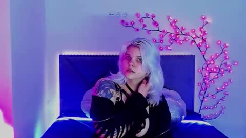 Snapshot of joannlowes chatting on April 2026 07:33:02 PM Joann online show from April 2026 07:33:02 PM