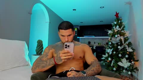 Snapshot of joe_esthetic chatting on December 2024 11:13:01 PM joe_esthetic online show from December 2024 11:13:01 PM