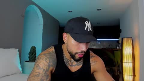 Snapshot of joe_esthetic chatting on February 2025 11:19:02 PM joe_esthetic online show from February 2025 11:19:02 PM