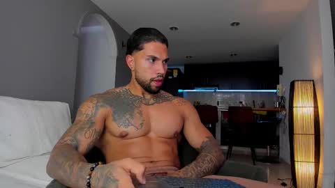 Snapshot of joe_esthetic chatting on October 2025 07:45:02 PM joe_esthetic online show from October 2025 07:45:02 PM