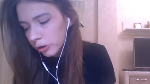 Jennifer online show from October 2025 04:09:01 PM