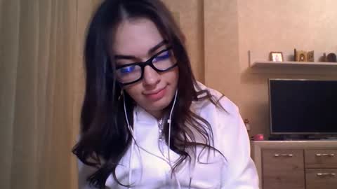 Jennifer online show from November 2025 07:37:01 PM