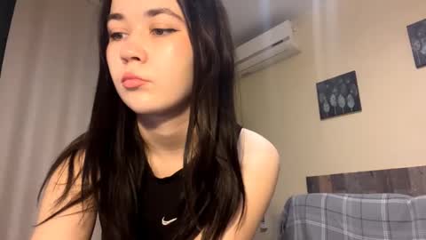 Snapshot of joellendrinen chatting on January 2026 12:11:01 PM Emilia or Emi online show from January 2026 12:11:01 PM