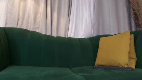     online show from February 2025 05:10:01 AM