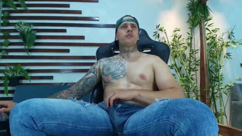     online show from October 2025 03:25:03 AM