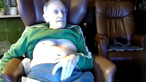 Snapshot of johan7_heet chatting on December 2024 04:31:01 PM johan7 heet online show from December 2024 04:31:01 PM