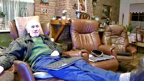 Snapshot of johan7_heet chatting on December 2025 08:16:02 PM johan7 heet online show from December 2025 08:16:02 PM