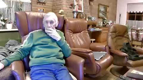 Snapshot of johan7_heet chatting on December 2025 07:07:01 PM johan7 heet online show from December 2025 07:07:01 PM