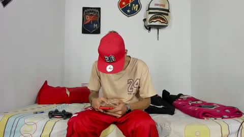 Snapshot of johan_and_antonella chatting on December 2024 03:58:01 AM johan_and_antonella online show from December 2024 03:58:01 AM