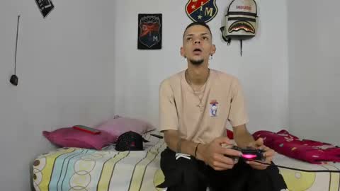 Snapshot of johan_and_antonella chatting on December 2024 07:32:02 PM johan_and_antonella online show from December 2024 07:32:02 PM