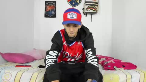 Snapshot of johan_and_antonella chatting on December 2024 01:43:01 AM johan_and_antonella online show from December 2024 01:43:01 AM