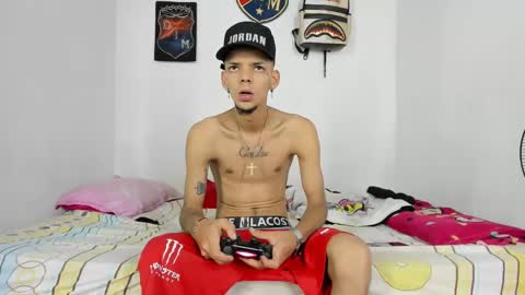 Snapshot of johan_and_antonella chatting on December 2024 06:16:01 PM johan_and_antonella online show from December 2024 06:16:01 PM