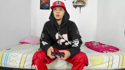 Snapshot of johan_and_antonella chatting on December 2024 07:40:02 AM johan_and_antonella online show from December 2024 07:40:02 AM