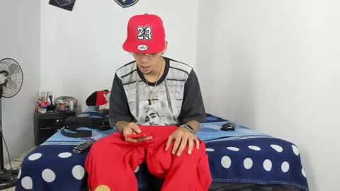 Snapshot of johan_and_antonella chatting on January 2025 08:55:01 PM johan_and_antonella online show from January 2025 08:55:01 PM