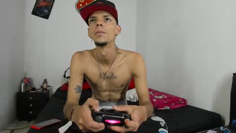 Snapshot of johan_and_antonella chatting on January 2025 07:23:01 PM johan_and_antonella online show from January 2025 07:23:01 PM