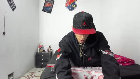 Snapshot of johan_and_antonella chatting on January 2025 05:11:01 AM johan_and_antonella online show from January 2025 05:11:01 AM