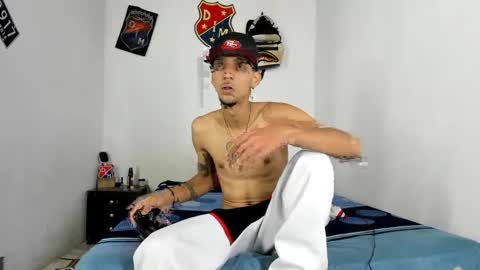 Snapshot of johan_and_antonella chatting on January 2025 04:36:02 PM johan_and_antonella online show from January 2025 04:36:02 PM