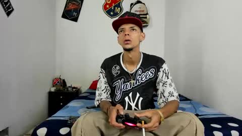 Snapshot of johan_and_antonella chatting on January 2025 02:00:02 AM johan_and_antonella online show from January 2025 02:00:02 AM