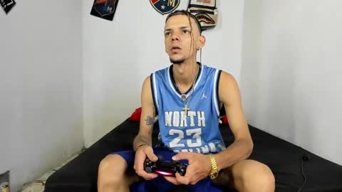 Snapshot of johan_and_antonella chatting on January 2025 08:13:02 PM johan_and_antonella online show from January 2025 08:13:02 PM