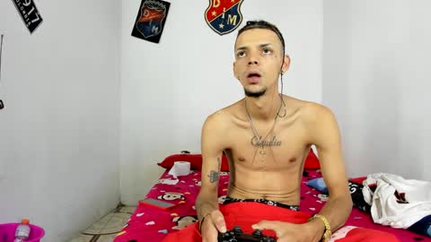 Snapshot of johan_and_antonella chatting on January 2025 09:29:01 PM johan_and_antonella online show from January 2025 09:29:01 PM