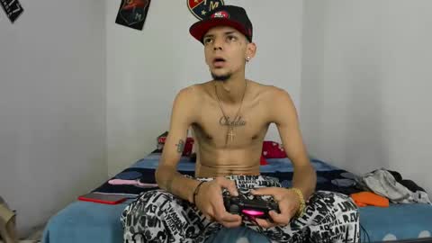 Snapshot of johan_and_antonella chatting on January 2025 11:02:01 PM johan_and_antonella online show from January 2025 11:02:01 PM