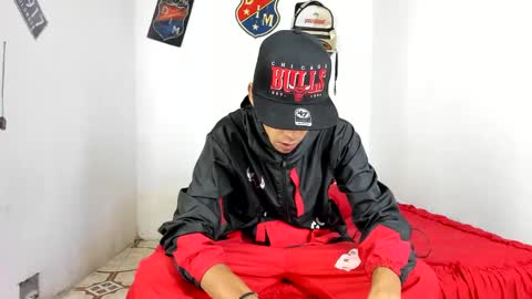 Snapshot of johan_and_antonella chatting on February 2025 05:29:02 AM johan_and_antonella online show from February 2025 05:29:02 AM